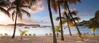 Gigi's Luxury Beach Hideaway- 3 BDRM- Cowpet Bay West- East End- Pool & Beach
