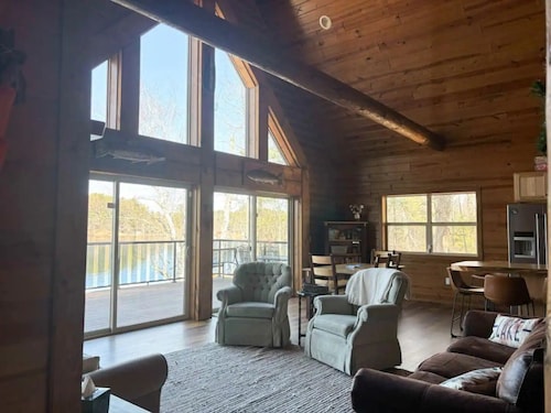 Tomahawk Cabin-Fully stocked lake house on Lake Mohawksin