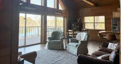 Tomahawk Cabin-Fully stocked lake house on Lake Mohawksin