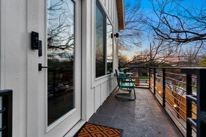Property grounds - Easter Break · Fire Pit · WiFi + TV· Private Patio (Austin)