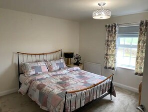 3 Schlafzimmer, Bügeleisen/Bügelbrett, kostenloses WLAN, Bettwäsche