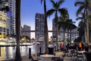 Outdoor dining - Lux 2BR • Water View • Pool • Spa • FREE Parking (Miami)