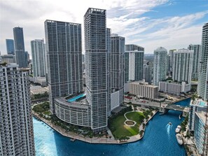 Exterior - Lux 2BR • Water View • Pool • Spa • FREE Parking (Miami)