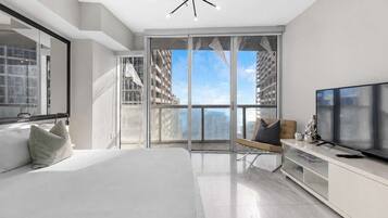 2 bedrooms, iron/ironing board, travel crib, WiFi (free)
