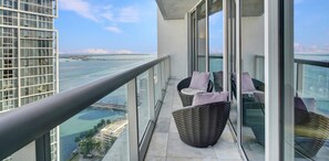 Property grounds - Lux 2BR • Water View • Pool • Spa • FREE Parking (Miami)