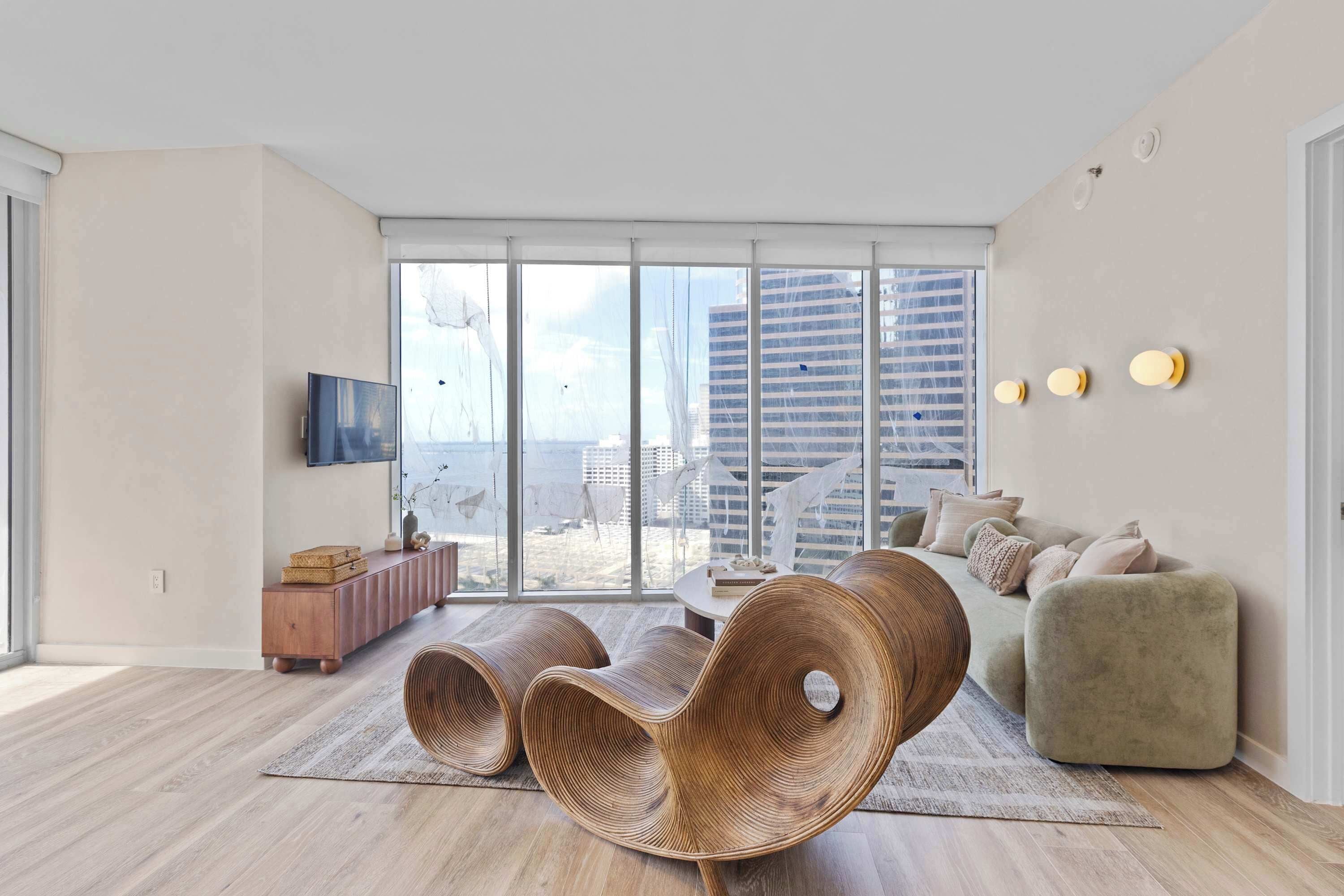 Smart TV, fireplace, offices