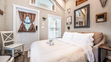 3 chambres, fer et planche Ă repasser, draps fournis