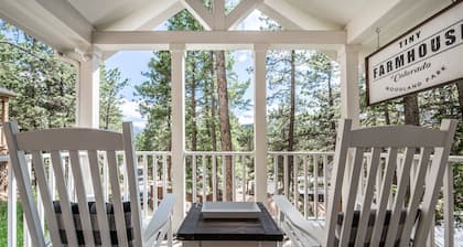 Mountain Living - Breathtaking View of Pikes Peak