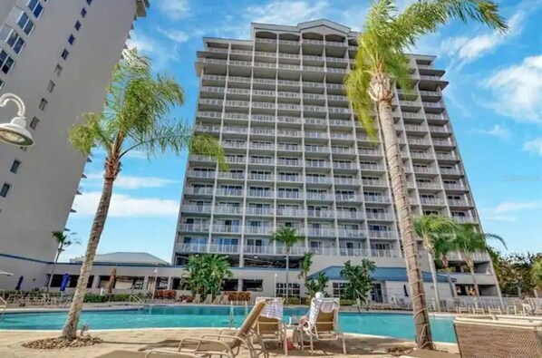 Pool - Lakefront 2 Bedroom 2 Bathroom 2 Balcony Condo (Orlando)