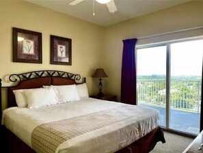 2 bedrooms, WiFi - Lakefront 2 Bedroom 2 Bathroom 2 Balcony Condo (Orlando)
