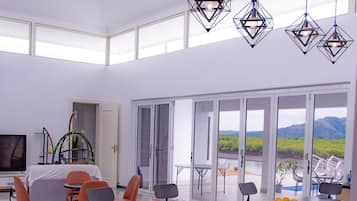 Villa superior, 5 habitaciones | Cocina privada | Refrigerador con congelador, microondas y parrilla de estufa