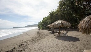 On the beach - 
Charming Casa Verde 80m to the beach, Fiber 100mb (Puerto Viejo de Talamanca)