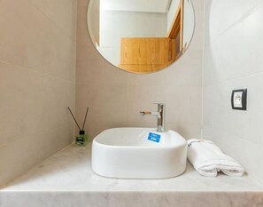 Bathroom - Ravishing and cozy: your new 3BR in central Rabat (Marrakesh)