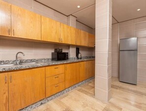 Private kitchen - Ravishing and cozy: your new 3BR in central Rabat (Marrakesh)