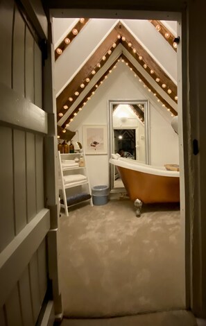 Miscellaneous - Chestnut Tree (Haywards Heath)