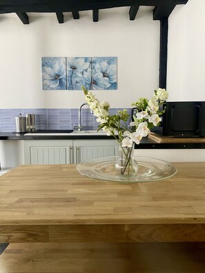 Superior Studio, Private Bathroom (Mulberry) | Private kitchen - Chestnut Tree (Haywards Heath)