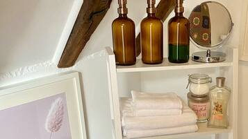 Habitació doble superior, amb bany privat, vistes al jardí (Bluebell) | Bany