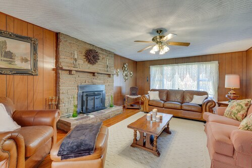 Haysi Nature Getaway w/ Fire Pit & On-Site Creek!