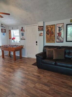 Spielezimmer