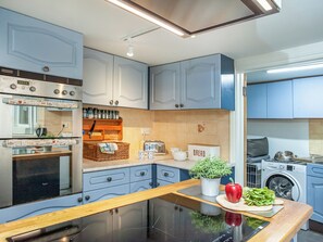 Dishwasher, high chair - 5 bedroom accommodation in Stoke Gabriel, near Totnes (Stoke Gabriel, near Totnes)