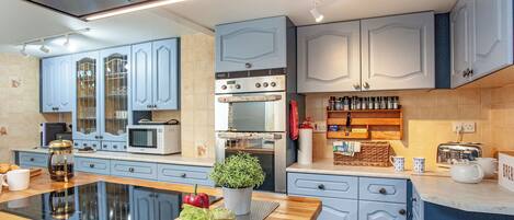 Lave-vaisselle, chaise haute