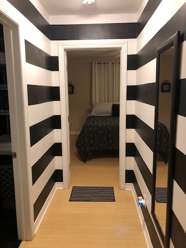 Cozy 1 Bedroom apartment near the Lake