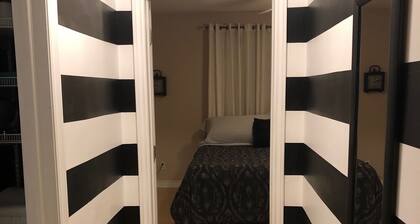Cozy 1 Bedroom apartment near the Lake