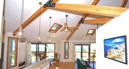 Perfect retreat with beautiful sunset! Secluded yet close to all what you need!