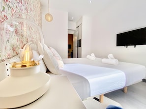 6 bedrooms, iron/ironing board, internet