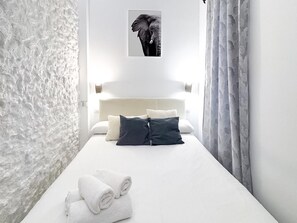 1 bedroom, iron/ironing board, Internet, bed sheets - Madrid Embajadores - 1-Bedroom Apartment (madrid)