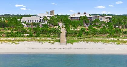 4BR Family Home | Steps to Beach,Pools,Golf Cart