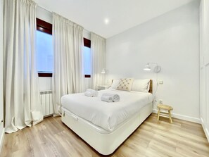 2 bedrooms, iron/ironing board, Internet, bed sheets