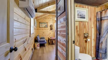 House (1 Bedroom) | Bathroom | Shower