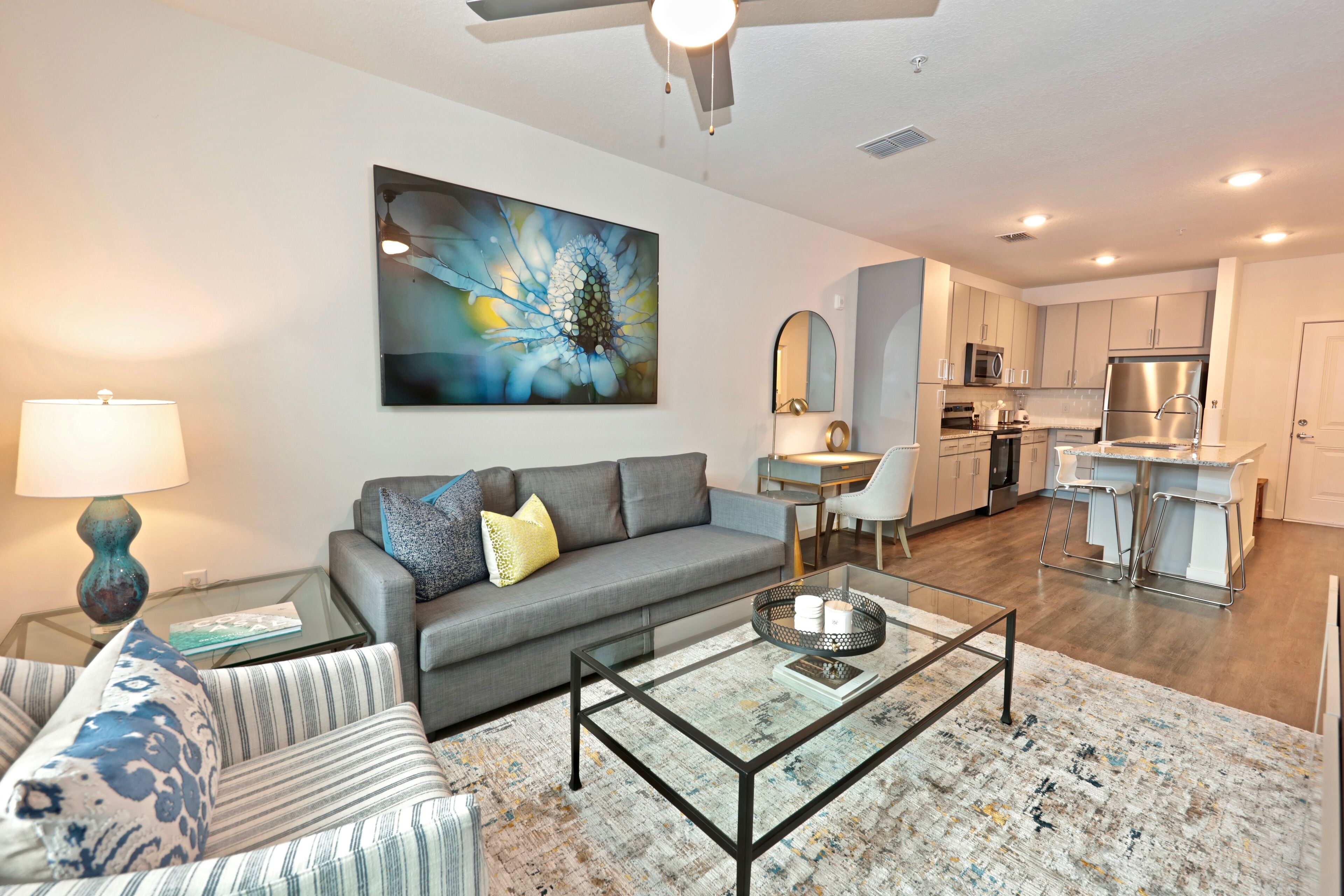 Modern & Cozy, Pool View,FreePrk, Dream Pad, 1BR, King Bed, Tampa Central, Top Amenities