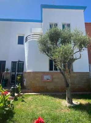 Exterior - Charming vacation home at Skhirat Beach (Rabat)