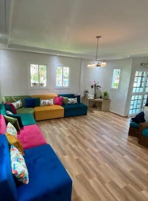 TV - Charming vacation home at Skhirat Beach (Rabat)