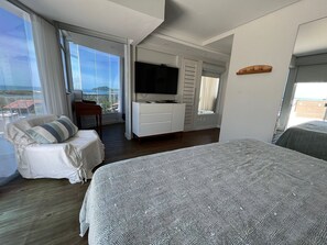 허니문 아파트, 분사식 욕조, 바다 전망 | 4 개의 침실, 이집트산 면 시트, 고급 침구, 각각 다른 스타일의 인테리어