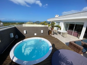 Departamento de luna de miel, hidromasaje, vista al mar | Tina de hidromasaje privada