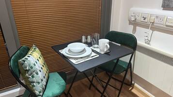 Apartment | Dining