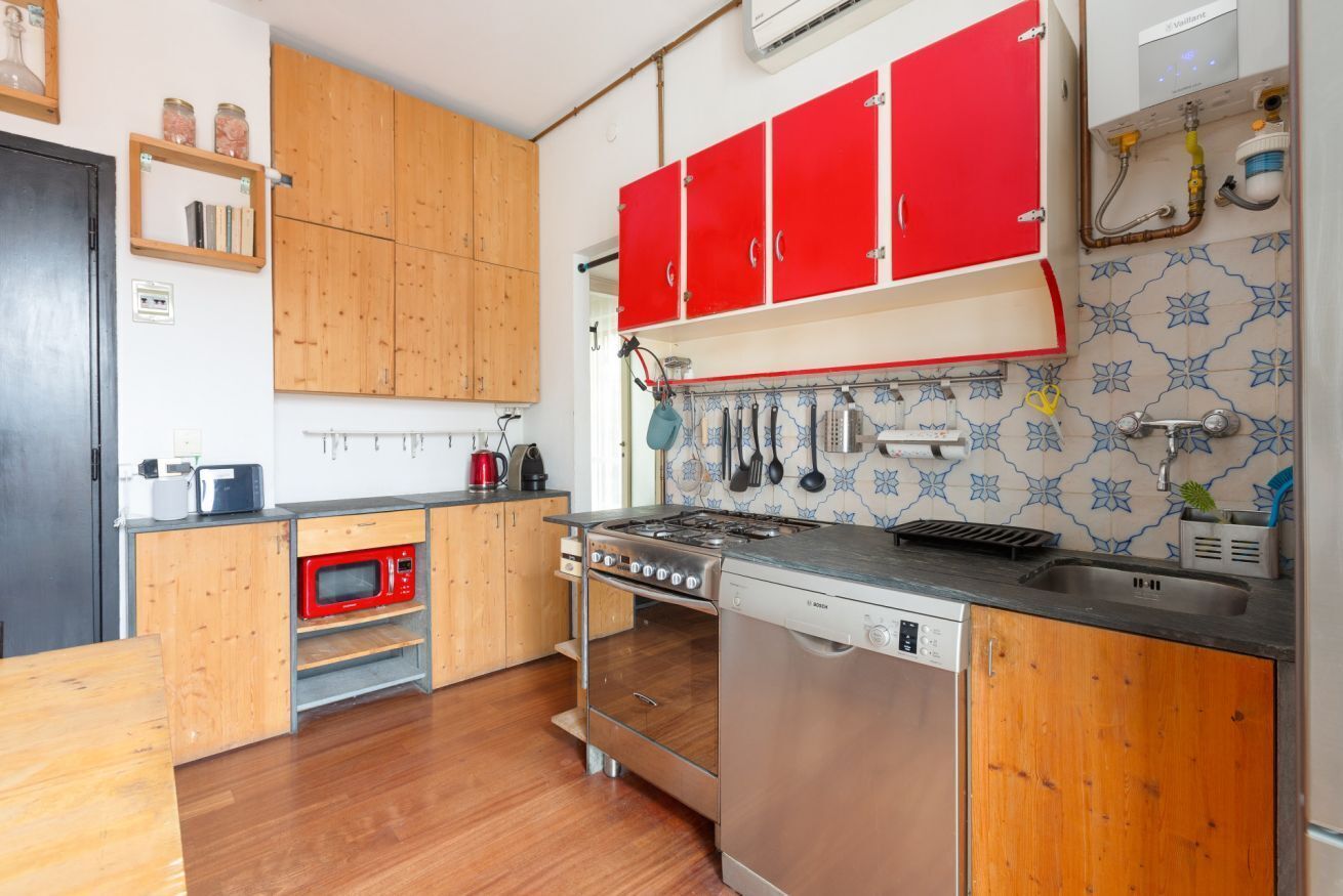 Microwave, oven, dishwasher