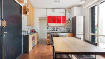 Mikrowelle, Ofen, Geschirrspüler