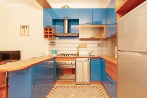 Microwave, dishwasher