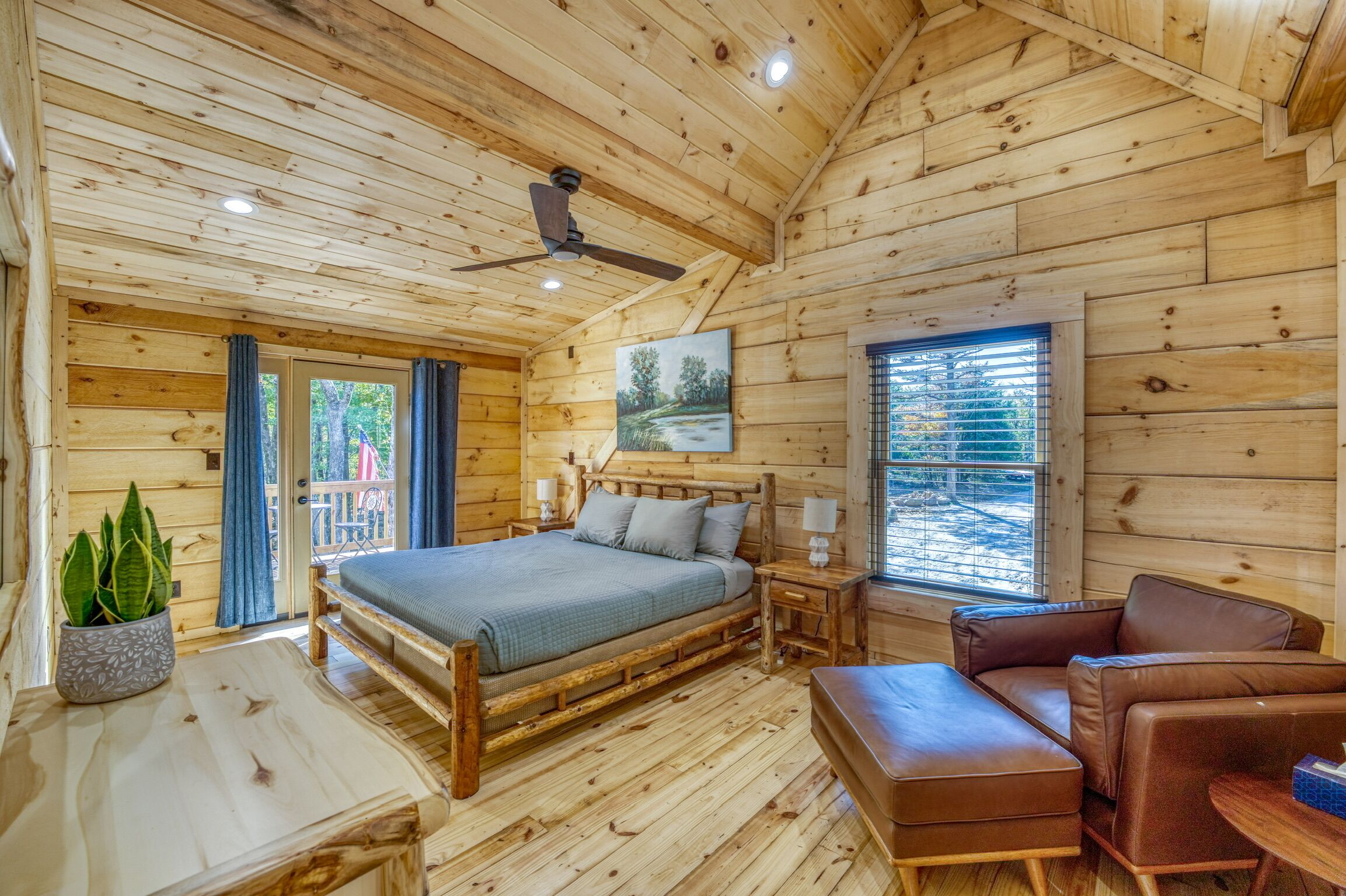 4 bedrooms, iron/ironing board, travel crib, free WiFi