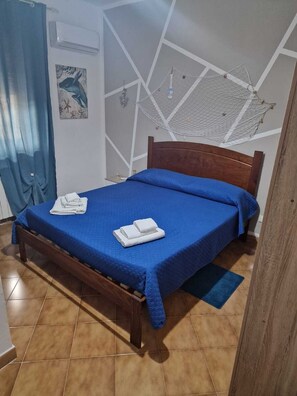 1 slaapkamer, een strijkplank/strijkijzer, reisbedje, gratis wifi