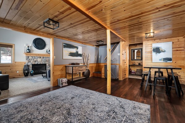 Interior - Cozy Ski Cabin close to Solitude and Brighton resorts (Salt Lake City)