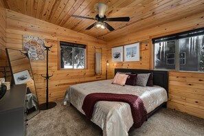 3 bedrooms, iron/ironing board, WiFi, bed sheets - Cozy Ski Cabin close to Solitude and Brighton resorts (Salt Lake City)