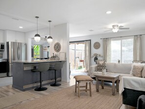 Family Villa | Private kitchen | Full-size fridge, microwave, oven, stovetop