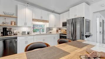 Luxury Villa | Private kitchen | Full-sized fridge, microwave, oven, stovetop
