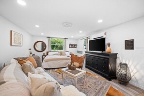 Family Villa | 1 bedroom, iron/ironing board, free WiFi