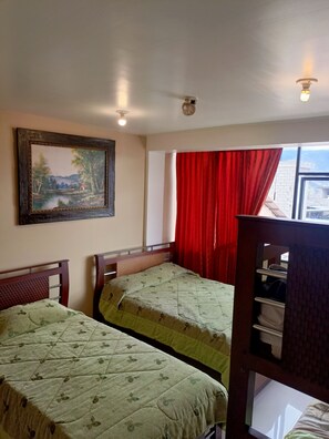 Firemannsrom – familie | Skrivebord og wi-fi (inkludert)